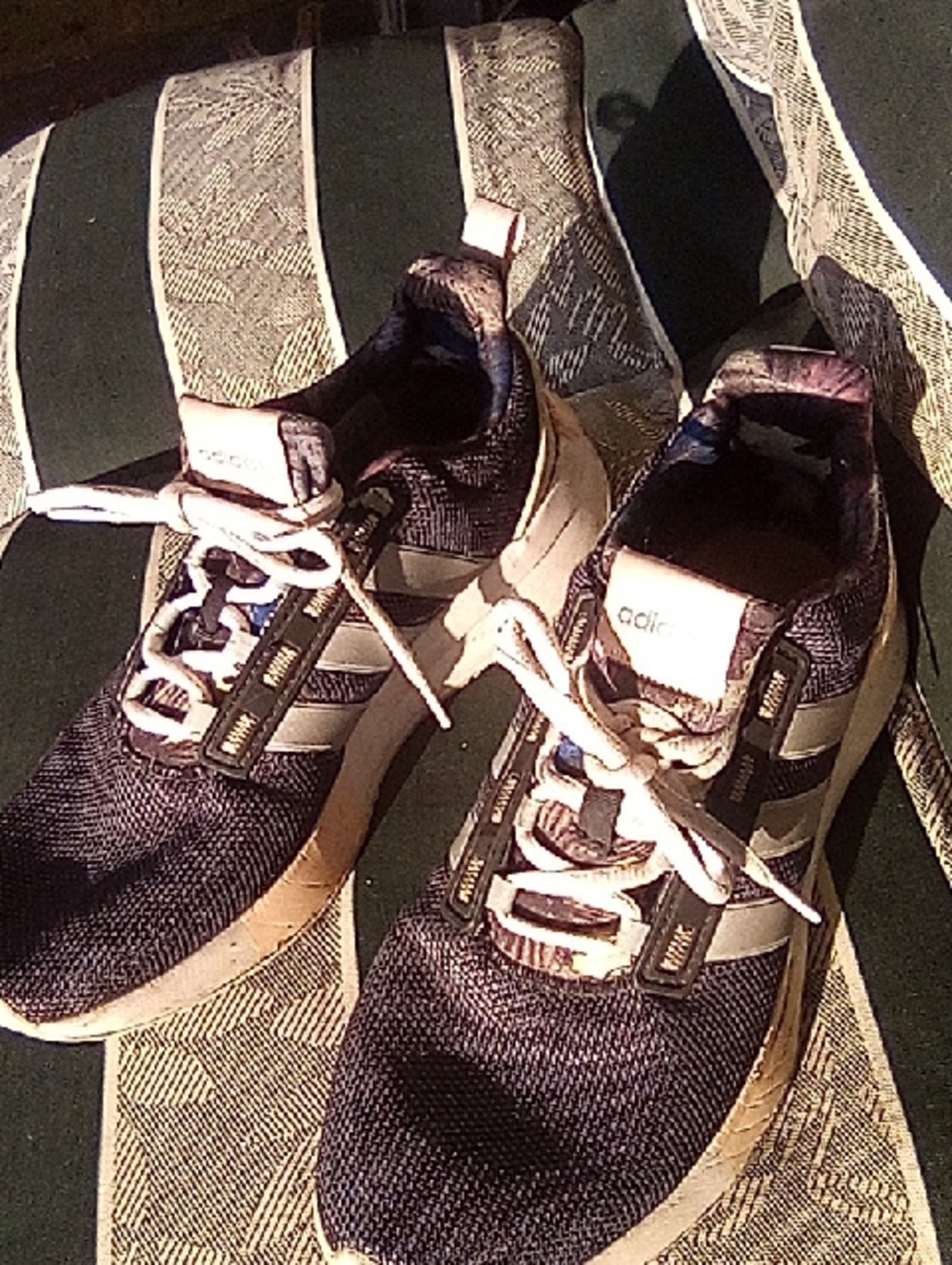 Adidas Woman's Cloudfoam Super Navy and White Casual Running Sneakers. Size 9.